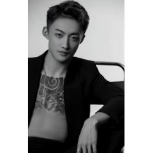 高端男模写真素材抖音纹身网红帅哥回不去的甜被专访（全J视频）