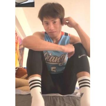 高端男模写真素材形似年轻秦昊的白袜直男体育生被专访（全J视频）
