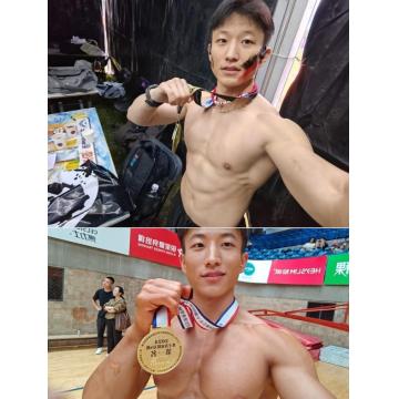 高端写真素材原价1000八项全能健身肌肉体育生被金主调教8小时8G（4个全J视频汇总）